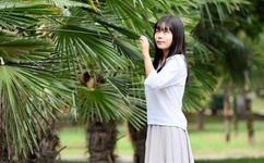 撕开奶罩揉吮奶头A片久久下载